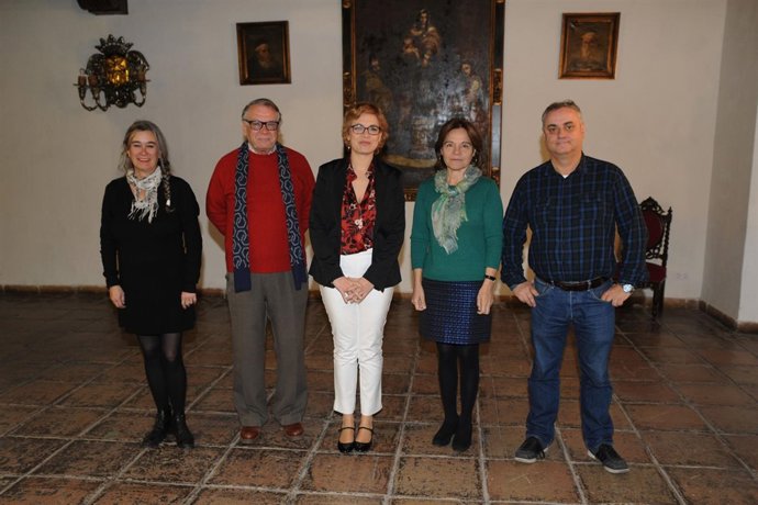 La delegada de Cultura de la Diputación de Córdoba, Marisa Ruz (centro)