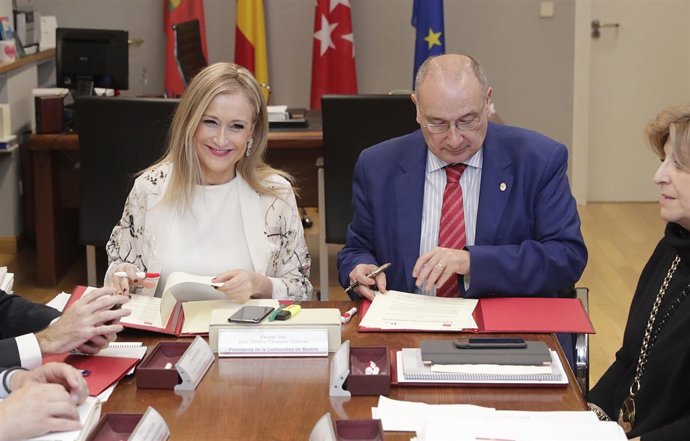 Cifuentes con el alcalde de Parla