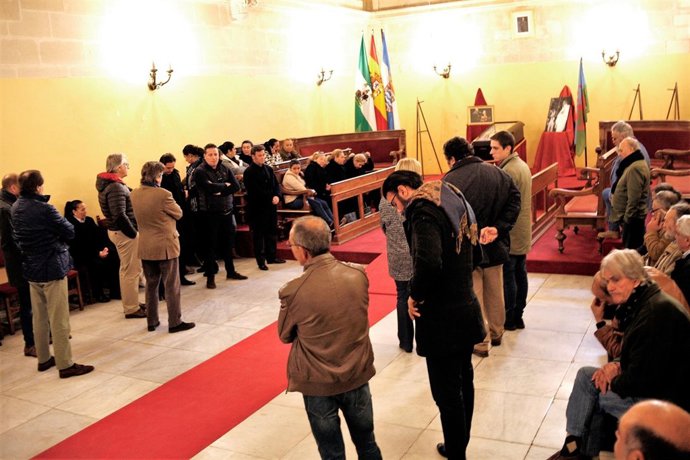Capilla ardiente de Manuel Moneo en el Ayuntamiento de Jerez