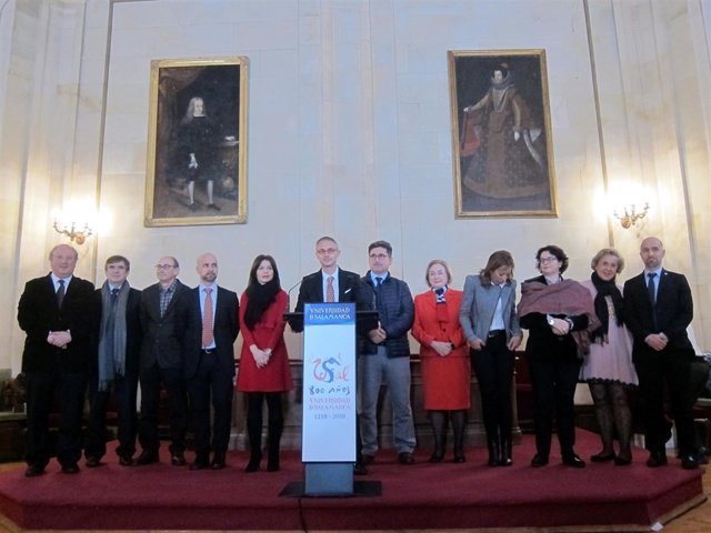El rector de la USAL junto a su nuevo equipo