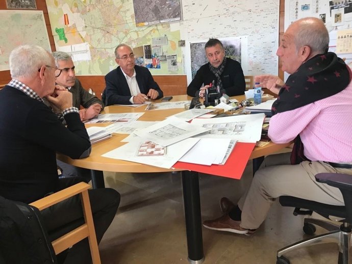 Roque Ortiz se reúne con representantes del estudio IH Arquitectos