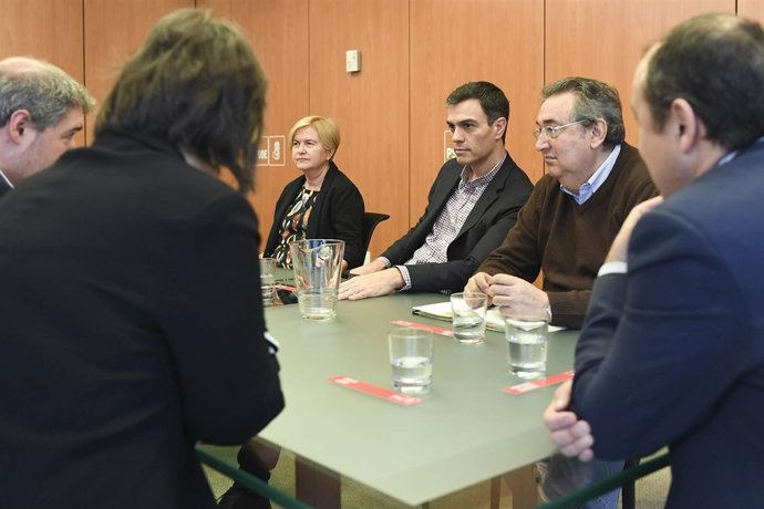 El PSOE Con UGT Y CCOO
