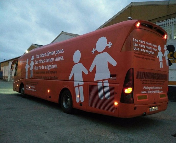 Autobús de Hazte Oír contra menores transexuales