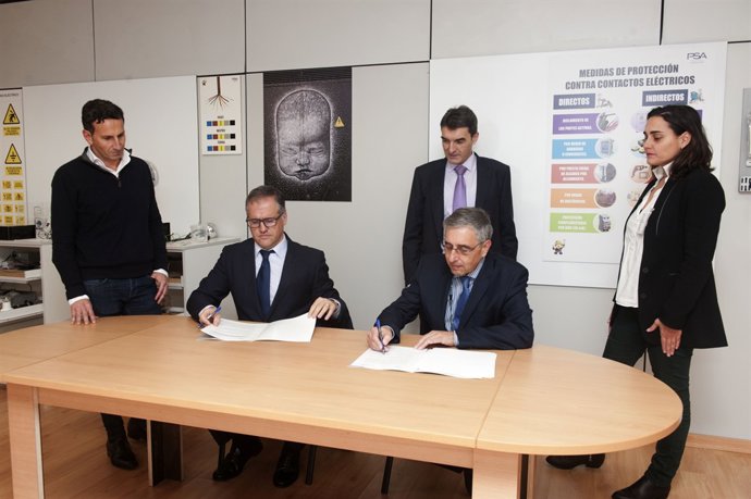 Firma del convenio entre PSA y Ceaga