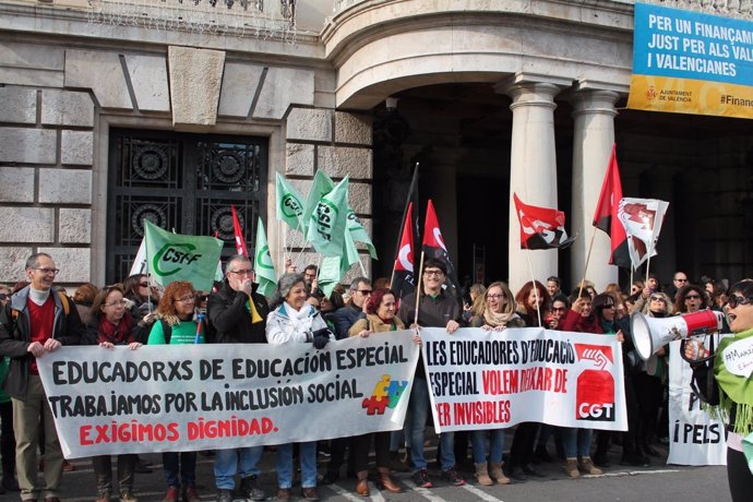 Protesta de educadores en València