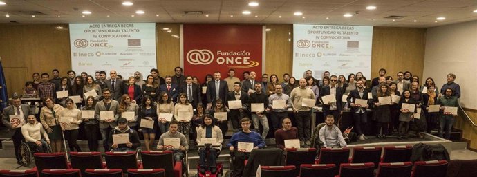 Becados y Patrocinadores por la Fundación ONCE
