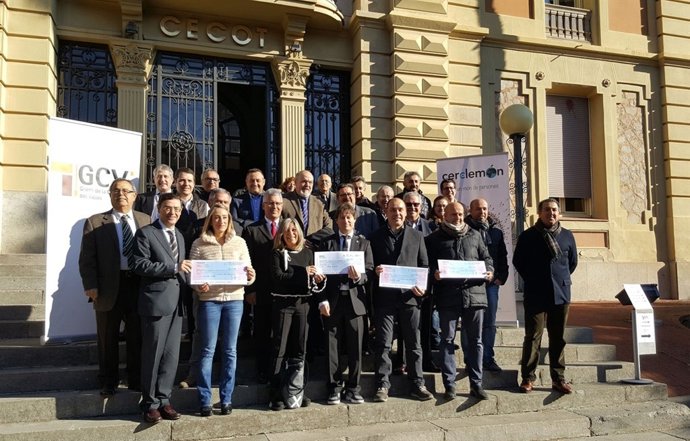 : Los Participantes Del Donativo A Diferentes Proyectos De Investigación