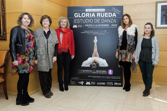 Presentación con cartel gala 