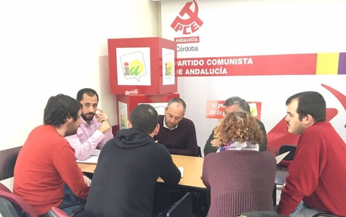 Un momento de la reunión en la sede del PCA en Córdoba