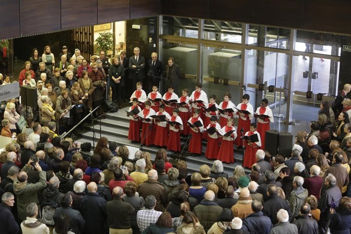 Concierto de los Infanticos ante la sede de Ibercaja