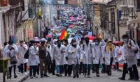 Bolivia advierte a los médicos en paro que "día no trabajado va a ser día no pagado"