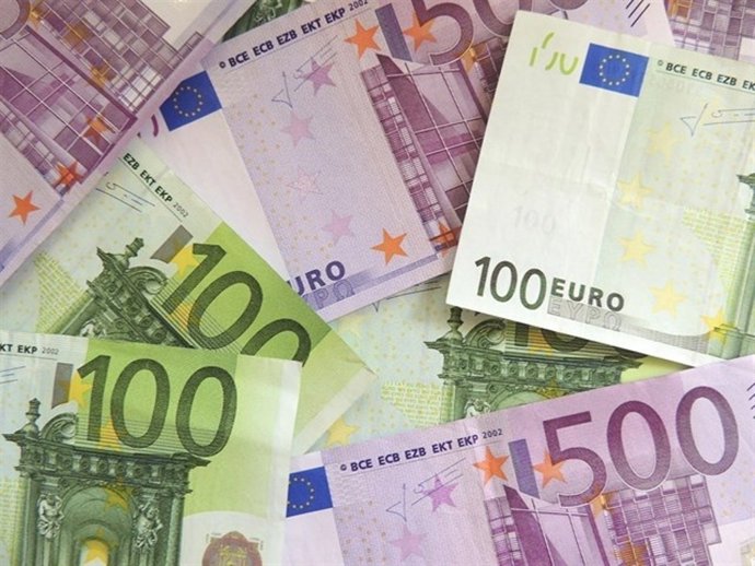 Diners, bitllets, euros, recurs