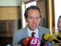 Pons muestra su preocupación por la decisión "unilateral" del Gobierno de no reparar el cable eléctrico Mallorca-Menorca
