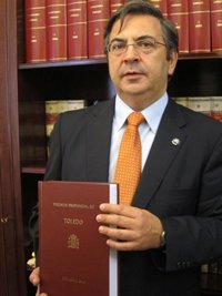 Sánchez Melgar ordena repetir la Junta en la que se acordó no investigar a un alto cargo de Justicia en el caso de Hoyo