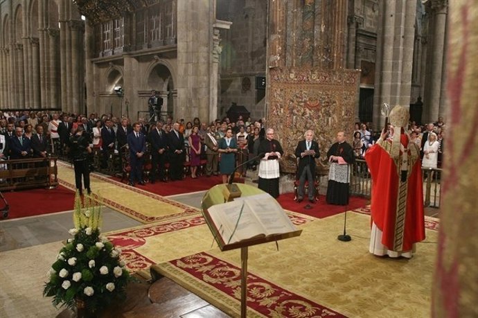 Miguel Santalices, presidente del Parlamento, en la ofrenda al Apóstol en 2016