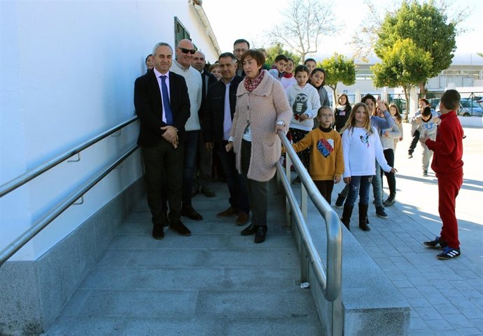 Izquierdo y Carmona visitan el colegio