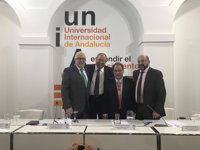 La UNIA entrega su medalla de oro 'Antonio Machado' a quien fuera su rector Eugenio Domínguez
