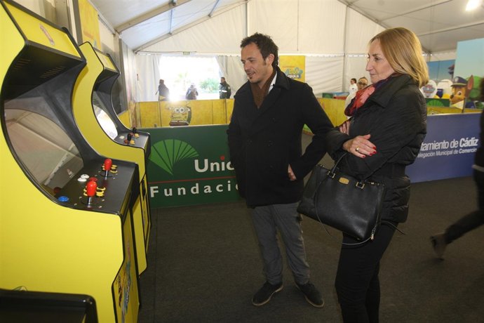 Inauguración en Cádiz de la carpa Nickelodeon de Fundación Unicaja