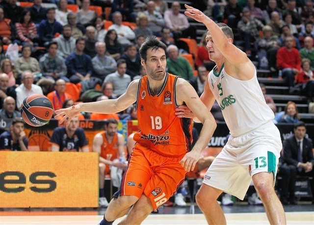 El Valencia sigue su caída en Europa ante Zalgiris