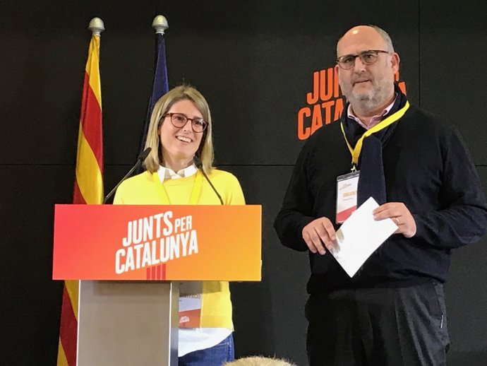 Elsa Artadi al costat d'Eduard Pujol segueixen la nit electoral 
