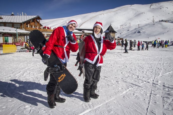 Imagen navideña en la estación de esquí de Sierra Nevada