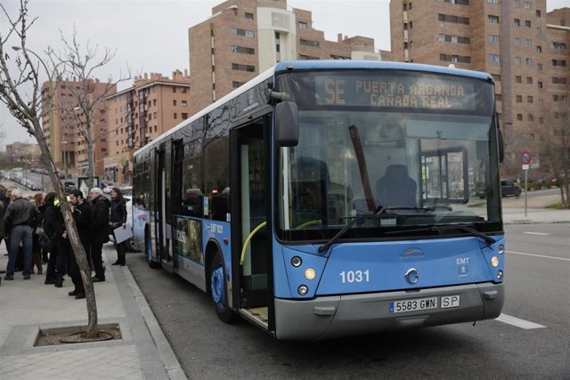 Autobús de la EMT que une la Cañada con Vicálvaro