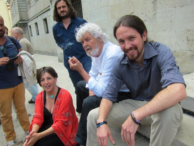 Yolanda Díaz (IU), Xosé Manuel Beiras (Anova) y Pablo Iglesias (Podemos)
