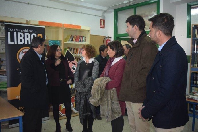 1 Nota Y 3 Fotos Junta (Visita Ies Diego Angulo Valverde)