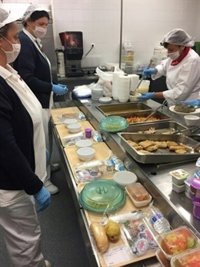 Hospitales del Alto Guadalquivir de Córdoba preparan menús navideños para pacientes y profesionales de guardia