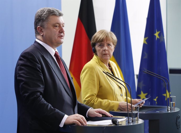 Petro Poroshenko se reune con Angela Merkel