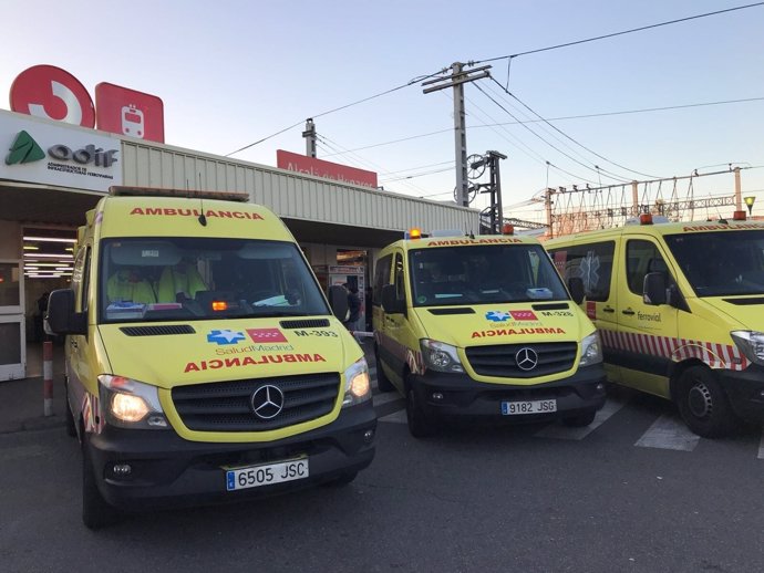 Ambulancias en la estación de Cercanías de Alcalá