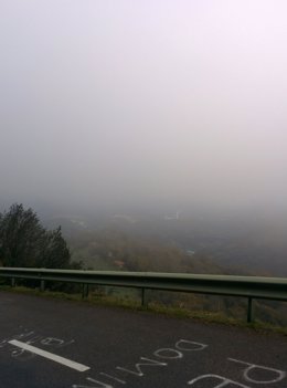 Angliru, nieve, montaña, invierno, carretera nevada, niebla