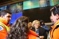 Carmena agradece a Policía, Bomberos y Samur su trabajo para conseguir que la vida sea "más cómoda, más feliz, igual"