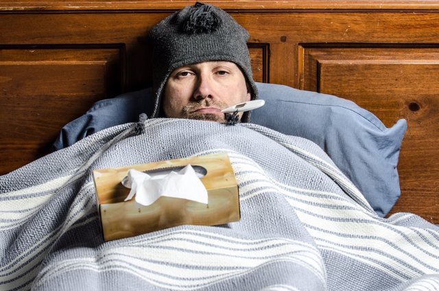 Gripe, catarro, fiebre, resfriado, enfermo, termómetro