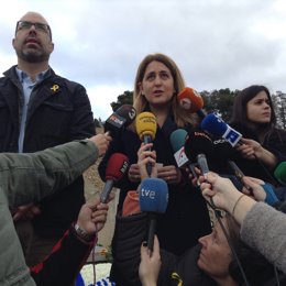 Marta Pascal (PDeCAT) ante la tumba de Francesc Macià
