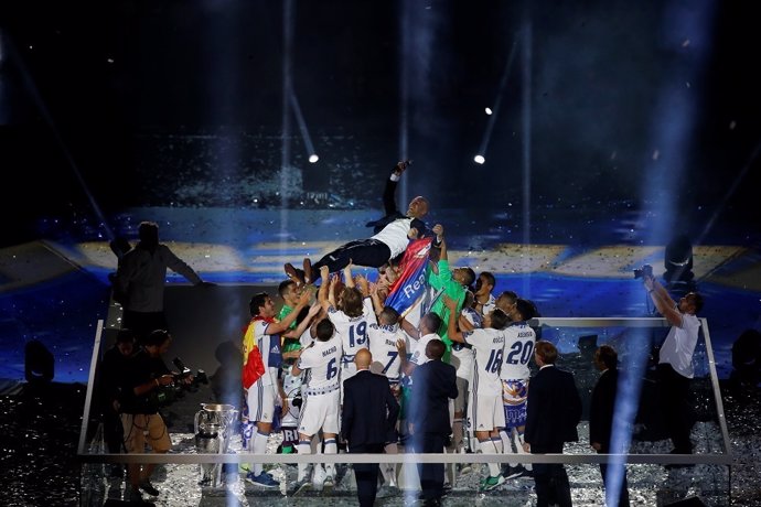 Celebración del Real Madrid en el Estadio Bernabéu tras ganar la Champions