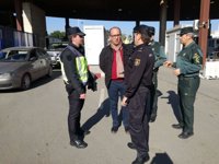 El delegado del Gobierno en Melilla visita por Navidad a los agentes de los puestos fronterizos