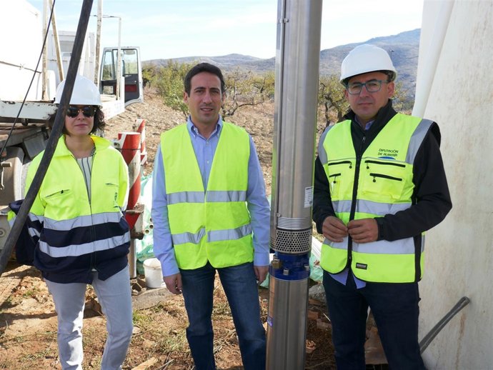 Las obras en el sondeo de Benizalón garantizarán el acceso al agua potable.