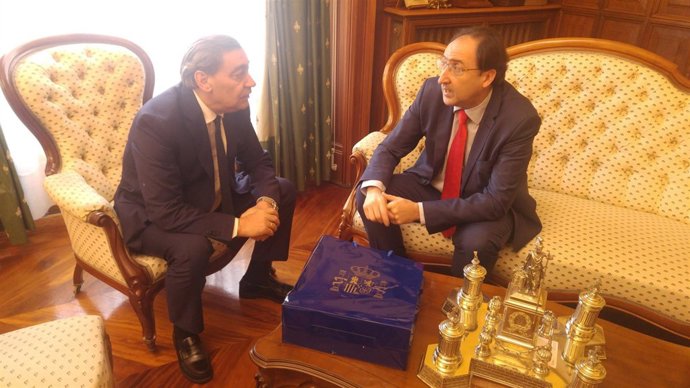 El fiscal general se reúne con el alcalde de Palencia