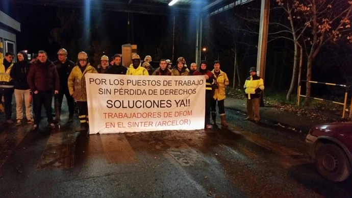 Trabajadoredde Operaciones de Duro Felguera en Veriña