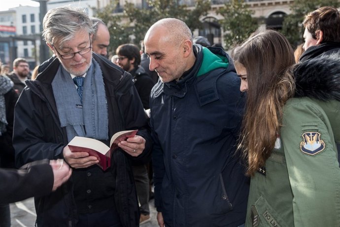 Santisteve en la actividad Libros que Importan