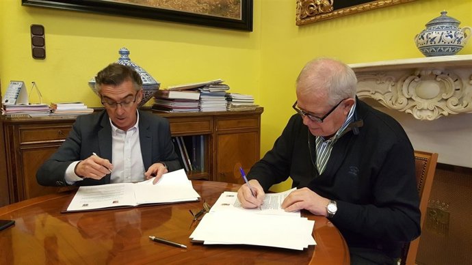 Beamonte y Llanas han suscrito el acuerdo este miércoles en la DPZ