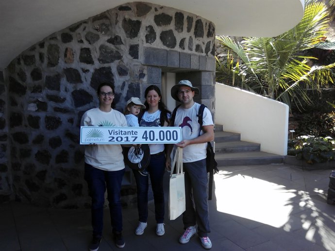 El Palmetum recibió el sábado a su visitante número 40.000 de este año