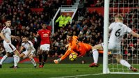 El Manchester United 'pincha' con el Burnley y el Chelsea gana con goles españoles