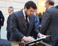 Ciudadanos tilda de "lamentable" el menú de Navidad de los policías alojados en barcos en Barcelona