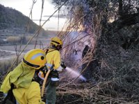 Efectivos del Plan Infomur extinguen el incendio de monte bajo declarado junto a Embalse de Argos
