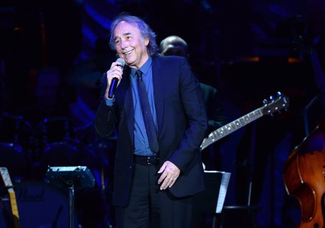 Image #: 33276235    Joan Manuel Serrat performs onstage during the Latin Record