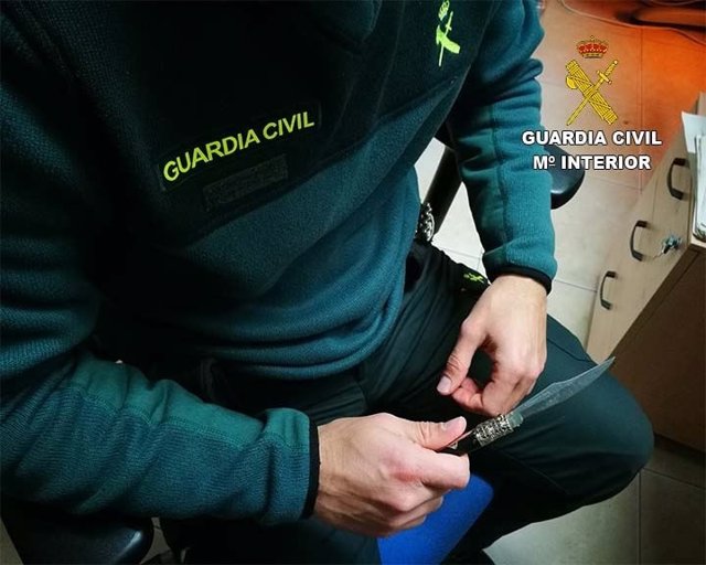 Np Opc Huelva "La Guardia Civil Detiene En Cortegana Al Autor De Un Robo Con Vio