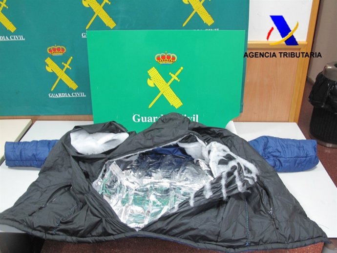 17 Quilos De Cocaïna En Abrics En L'Aeroport Del Prat             