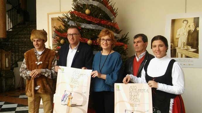 Ruz (centro), en la presentación del Auto Sacramental de los Reyes Magos